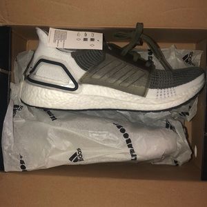Men’s UltraBOOST 19 Shoes